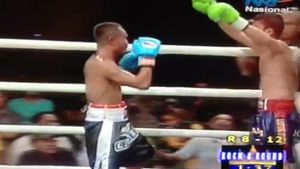 DRAMĂ‚ în box!** Arbitrul nu a oprit partida, deși pugilistul ridicase mâinile. Loviturile primite i-au fost fatale