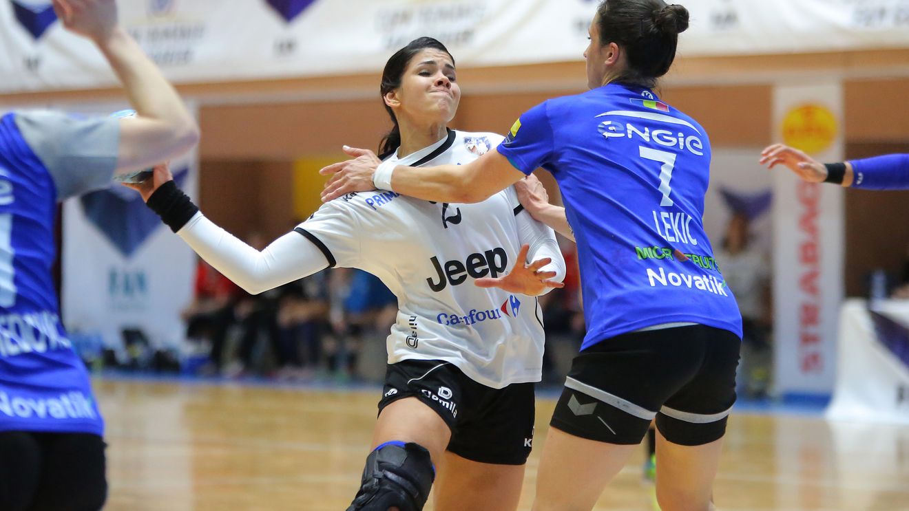 Revoltă după ce FR de Handbal le-a impus cluburilor să pună sălile la dispoziția partenerului TV timp de 9 ore! Reacții și după impunerea unui dress-code. „Bine că nu ne recomandă să ne îmbrăcăm și de la o anumită firmă"