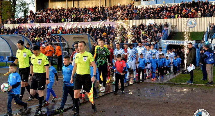 Corvinul și CFR Cluj, bune de plată după meciul de la Hunedoara din sfertul de finală al Cupei României. Ambele cluburi au fost amendate de FRF