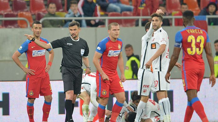 Mirel Rădoi l-a criticat dur pe Alex Bourceanu pentru eliminarea din meciul cu Dinamo: "Nu poți să fii jucător de națională și să faci așa ceva!" 