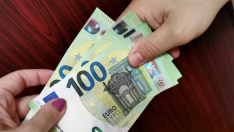 ”Euro sare de 6 RON”. Anunțul care îi bagă în sperieți pe români