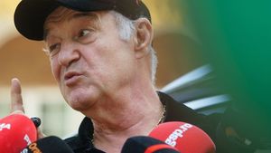Gigi Becali, anunțul momentului despre transferul la care visează mulți fani FCSB! Revenirea aşteptată de ultraşi e tot mai posibilă: „A zis că vorbeşte cu clubul să vină”