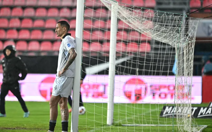 Fotbalistul acuzat că a retrogradat FC U Craiova, al 5-lea dat afară de familia Mititelu! La scurt timp, a venit anunțul și despre a 6-a „victimă” a revoluției din Bănie