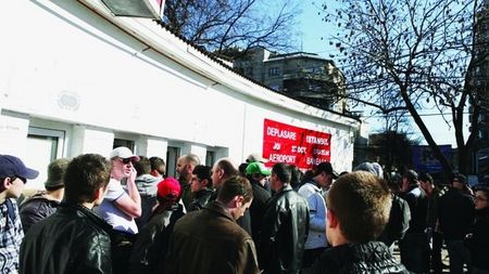 Haos în "Ștefan cel Mare"!** Fanii au rupt gardurile de la tribuna 0!