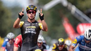 Groenewegen a făcut "dubla" într-o etapă în care oamenii clasați pe locurile 2-3 au fost declasați! Urmează o etapă fabuloasă, cu peste 20 de kilometri de "pavate", care le dau fiori marilor favoriți