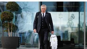 Giovanni Becali, detalii despre relația dintre milionarul Carlo Ancelotti și românca angajată la restaurantul lui Gino Iorgulescu: „Apartament la Londra, restaurant la Barcelona, iubirea costă”