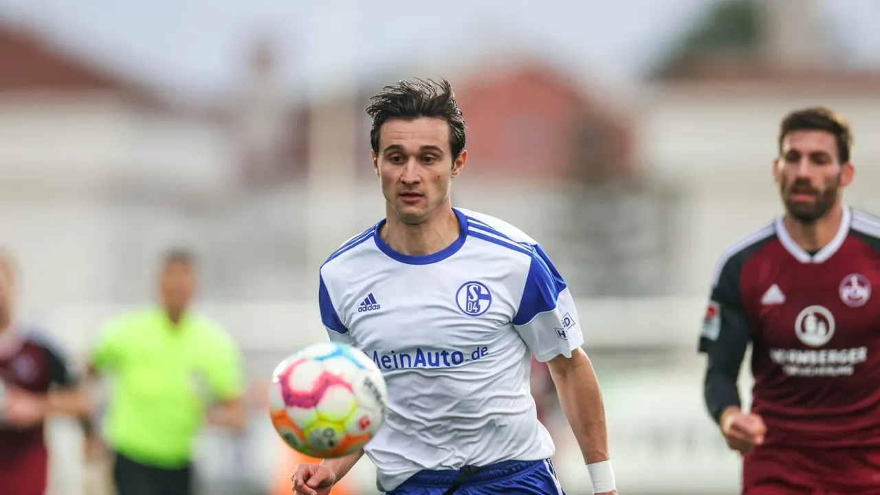 Soluție neașteptată pentru Edi Iordănescu: un fotbalist român a debutat la 28 de ani în Bundesliga pentru Schalke 04