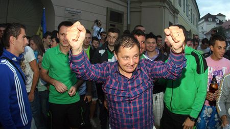 Încă un fost finanțator de Liga 1 reținut pentru nereguli în fotbal. Ioan Hămbășan, personaj central în ancheta ProSport "Blaturi cu Voința", acuzat de luare de mită și suspect de evaziune fiscală