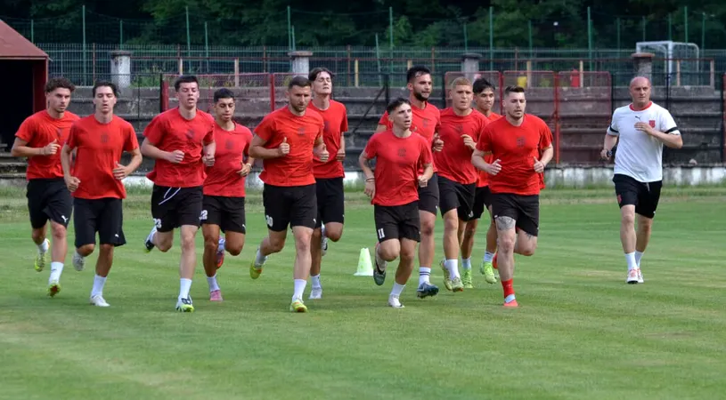 Dorinel Munteanu a sunat adunarea la ACSM Reșița. Sergiu Rimovecz primește o șansă să se reabiliteze. Jucători de la SC Oțelul, Csikszereda și Șelimbăr, printre noutățile din Valea Domanului