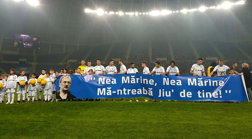 Momente emoționante înaintea meciului dintre Universitatea Craiova și FC Voluntari. „Nea Mărine, nea Mărine! Mă întreabă Jiu` de tine”| GALERIE FOTO