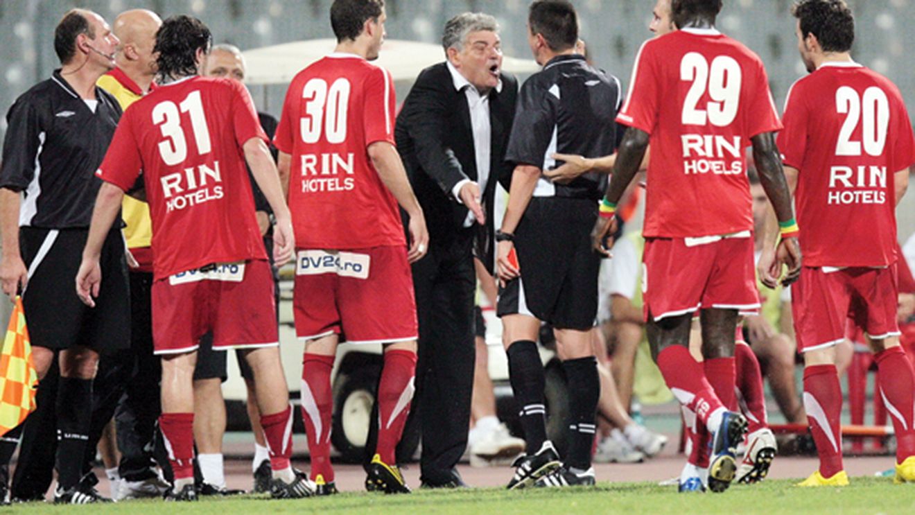 "Câinii", resuscitați în două minute! Vezi discursul lui Andone la pauza meciului cu Rapid