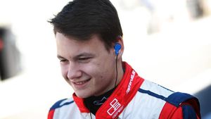 Singurul pilot care ar fi putut reprezenta România în Formula 1 și-a anunțat retragerea la doar 21 de ani! "Am decis să mă opresc"