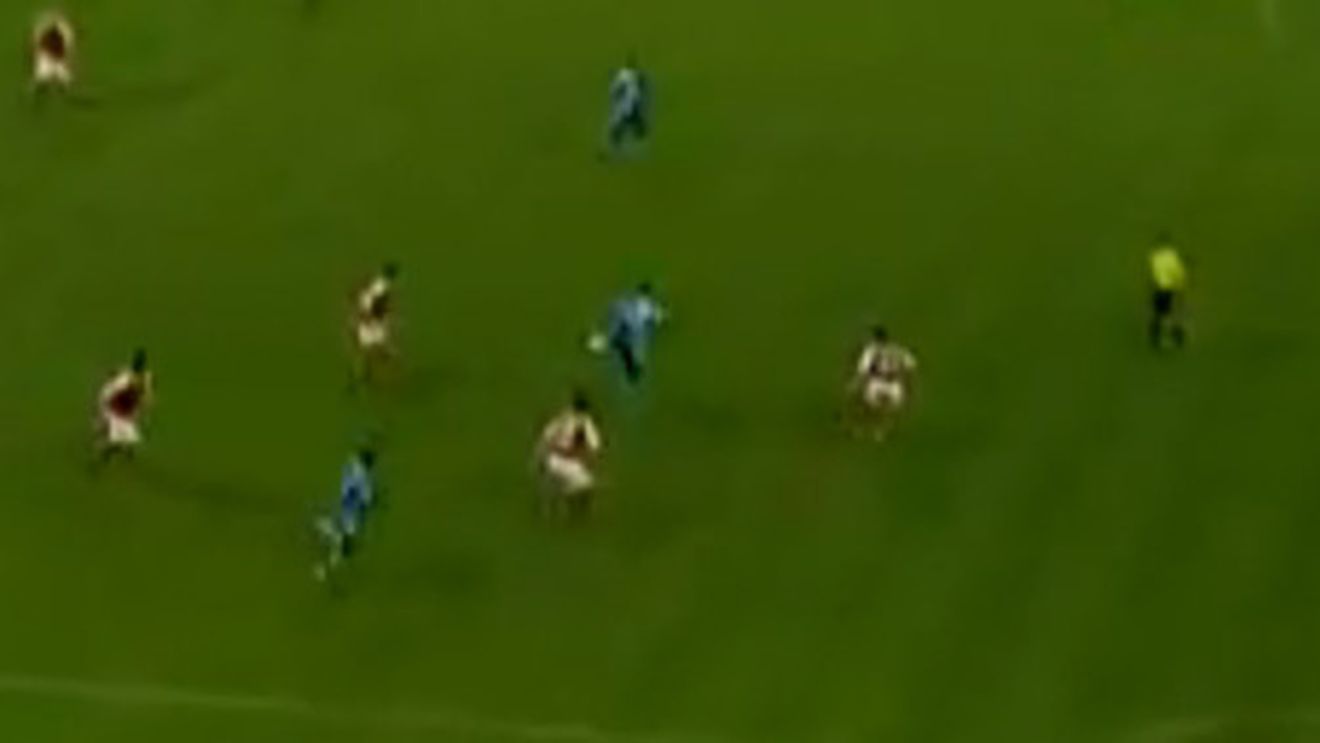 VIDEO** El a inventat "călcâiul lui Dumnezeu"! Vezi o execuție de geniu!