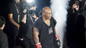 Propunerea indecentă pe care Mike Tyson a primit-o după ce a boxat cu Jake Paul. Ce trebuie să facă timp de o oră