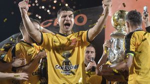 ADIO, dar rămân cu tine! FOTO. Cum a fost surprins Țucudean după ce a fost exclus din lot pentru că "nu se poate concentra la fotbal"