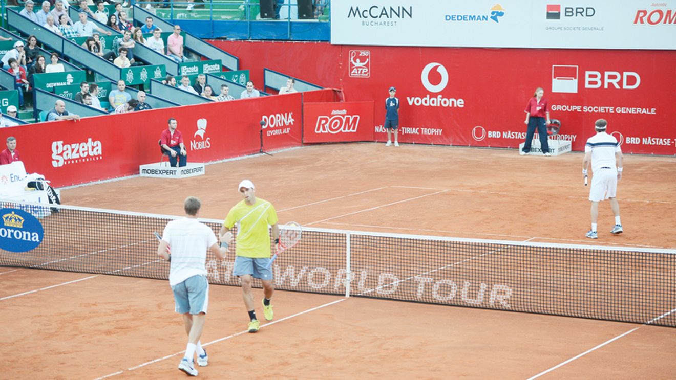 Frate-frate, dar...** Tecău și Mîrnîi s-au calificat în semifinale la București, după ce au trecut de Hănescu/Muller