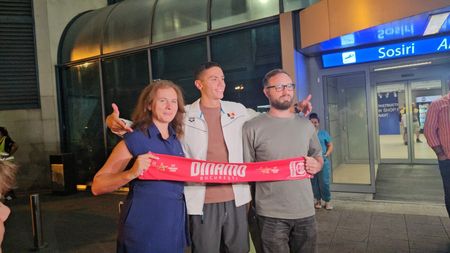 Imaginile momentului! David Popovici, cu eșarfa lui Dinamo
