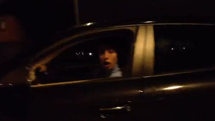 VIDEO Așa ceva nu s-a mai văzut:** Nasri, agresat verbal în trafic de doi fani ai lui Liverpool! Mesajul lor l-a ULUIT
