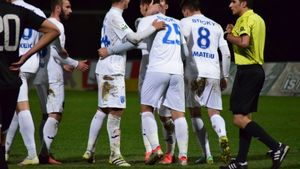 CS Universitatea Craiova - Hibernians FC, scor 3-1, într-un meci amical disputat în Malta! VIDEO | Puștiul care nu are voie să joace în Liga 1 a marcat două goluri