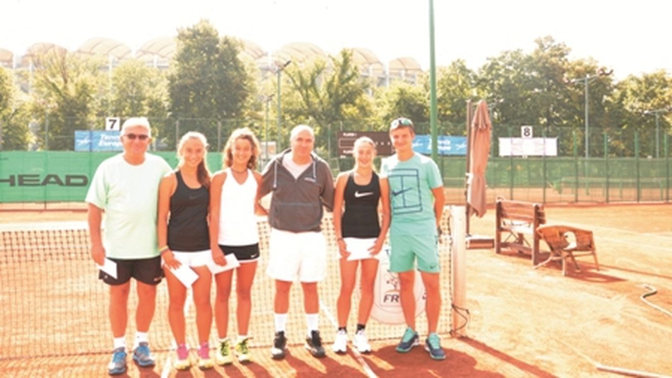 O federație săritoare. 1.000 de lei premiu pentru echipa feminină a României U14, loc 5 la CM de tenis 