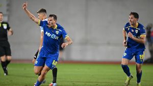 A jucat zece ani portar și a marcat șase goluri într-un meci. „Englezul” format de Watford e cel care a salvat Petrolul în meciul cu U Cluj. EXCLUSIV