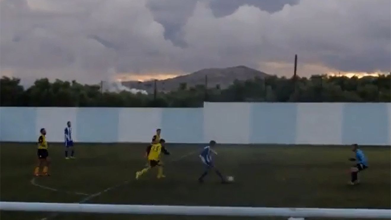 VIDEO HILAR | Unul dintre cele mai amuzante autogoluri înscrise în ultima vreme în fotbalul mondial 