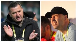 Mugur Cornățeanu i-a răspuns lui Ianis Zicu: ”Niște inepții!” Antrenorul secund al echipei Poli Iași nu a vrut să spună originea tensiunilor dintre cei doi