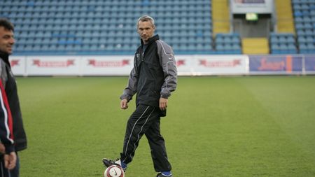 „L-am vrut mult pe român"