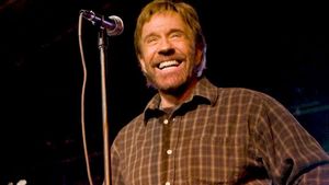 FOTO** Nici măcar ei n-au rezistat! UITE cum arată Schwarzenegger și Stallone, după o repriză de filmări cu Chuck Norris :))