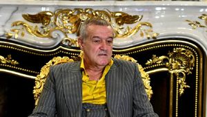 De ce nu mai poate colabora Gigi Becali cu niciun antrenor? De la Pițurcă, Olăroiu și Reghecampf, la tehnicieni care nu mai au niciun cuvânt de spus în fața patronului: „S-a schimbat, deja totul e vizibil” | VIDEO EXCLUSIV