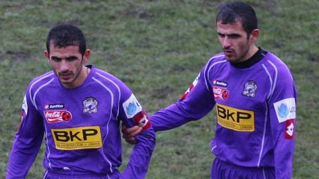 VIDEO Pe când erau la Poli,** Karamienii au scandat cu rapidiștii împotriva Stelei!