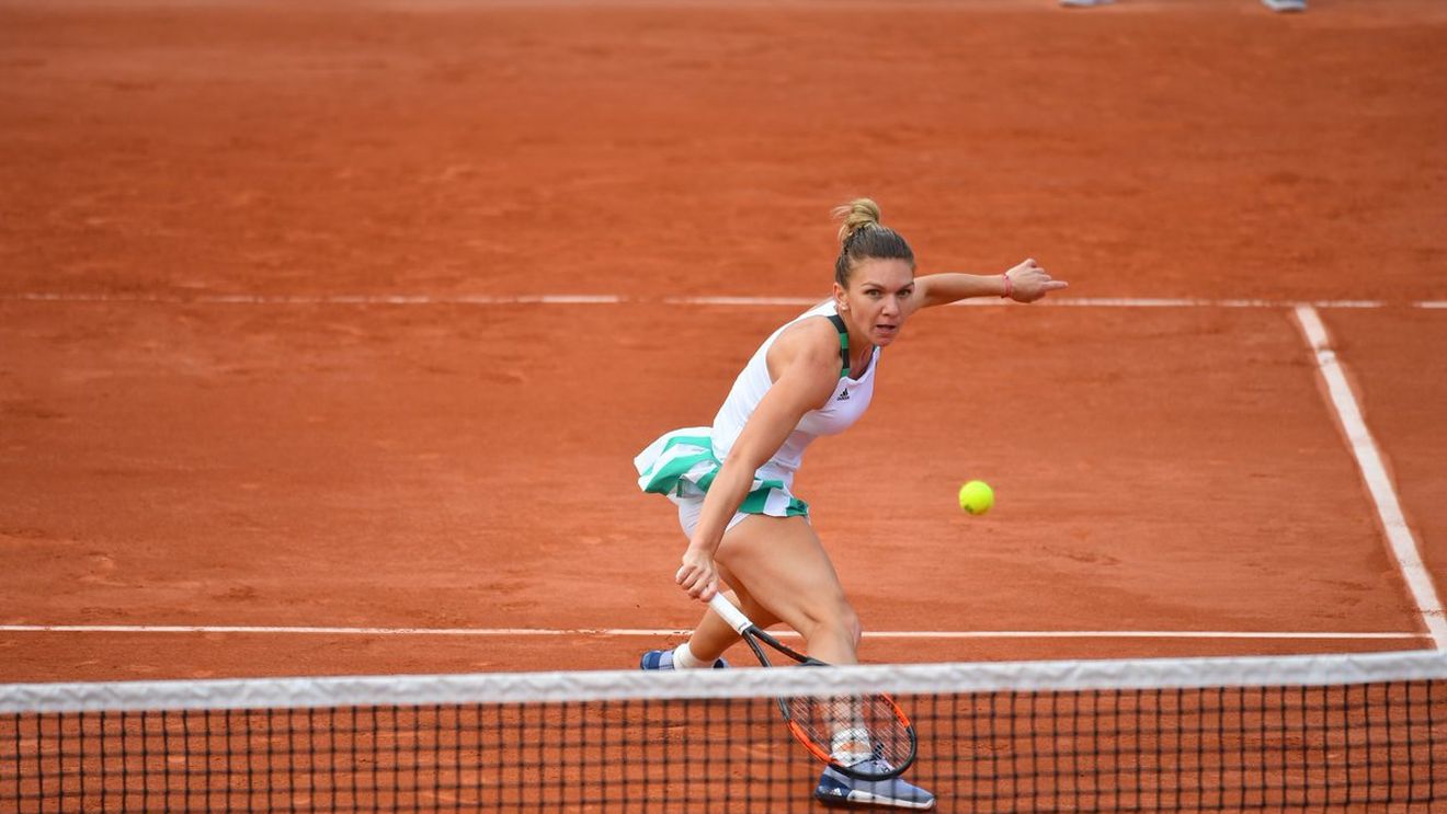 Prima reacție a Simonei Halep după calificarea în optimile de la Roland Garros. Explicațiile unui scor contrastant între manșe: "Am jucat cu adevărat bine începutul meciului. Ea a revenit însă, iar..."