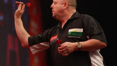 Campion în sport și milionar în euro, a ajuns să lucreze pentru Amazon mai bine de 8 ore pe zi! Vine cu BMW-ul la muncă și distribuie cu o simplă dubă