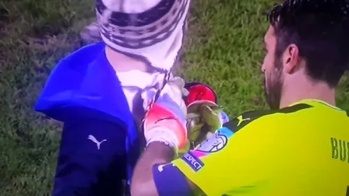 Moment UNIC în istoria fotbalului! Gestul lui Buffon după ce un fan a intrat pe teren face înconjurul internetului. VIDEO | Ce făcea legenda Italiei în timp ce colegii săi marcau pe bandă rulantă