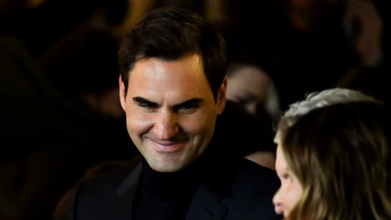 Lui Roger Federer îi priește retragerea din tenis! Apariție spectaculoasă la Săptămâna Modei de la Paris alături de soția sa, Mirka | FOTO