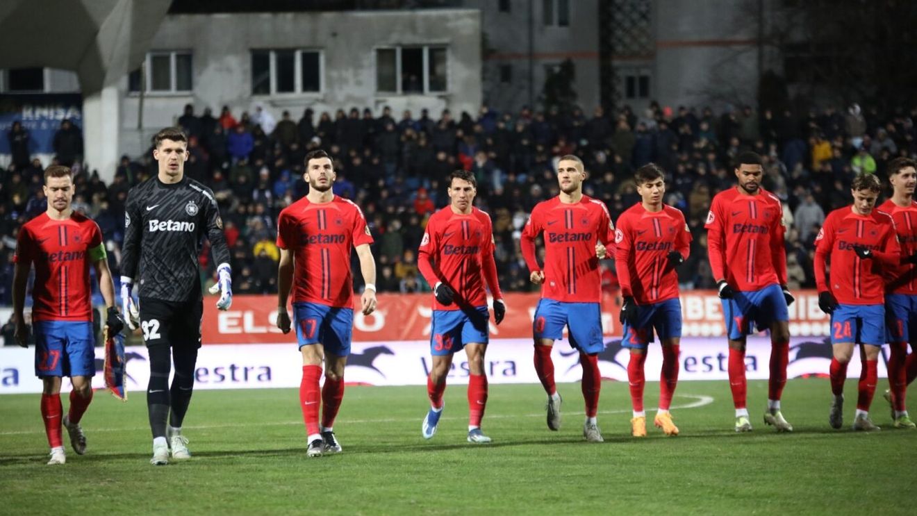 Nu a suportat ce a văzut şi a făcut praf 3 fotbalişti de la FCSB, în direct, imediat după eşecul cu Botoşani!