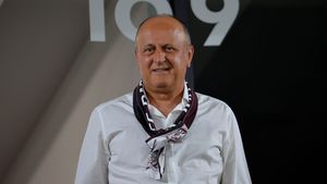 „Dan Şucu va pleca de la Rapid”. Milionarul care a fost patron la Dinamo s-a lămurit cu ce va urma pentru afaceristul de la Mobexpert