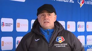 De ce mai avem observatori la Comisia Centrală a Arbitrilor? Kyros Vassaras a creat haos între „fluierași" după ce a întors rapoartele care nu-l mulțumesc | EXCLUSIV