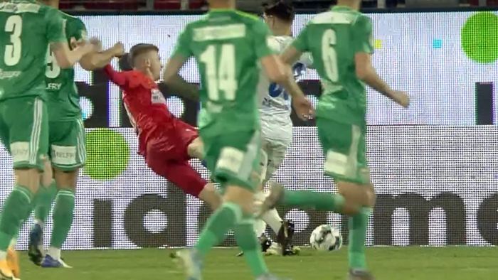 Minutul care poate schimba soarta titlului visat de Gigi Becali! Sebastian Colțescu a dictat penalty la Florin Tănase, dar a întors decizia. Ce s-a întâmplat FOTO & VIDEO