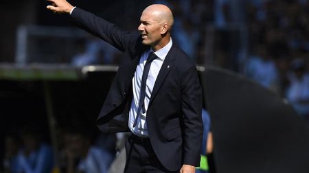 Lovitură fabuloasă dată de Real Madrid! Cu cine își „împrospătează” echipa Zinedine Zidane
