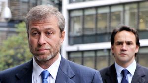 ULTIMA ORĂ‚ - Decizie fără precedent luată de Abramovich, la 10 ani de la preluarea echipei Chelsea: "Nu mai putea conduce clubul altfel!"