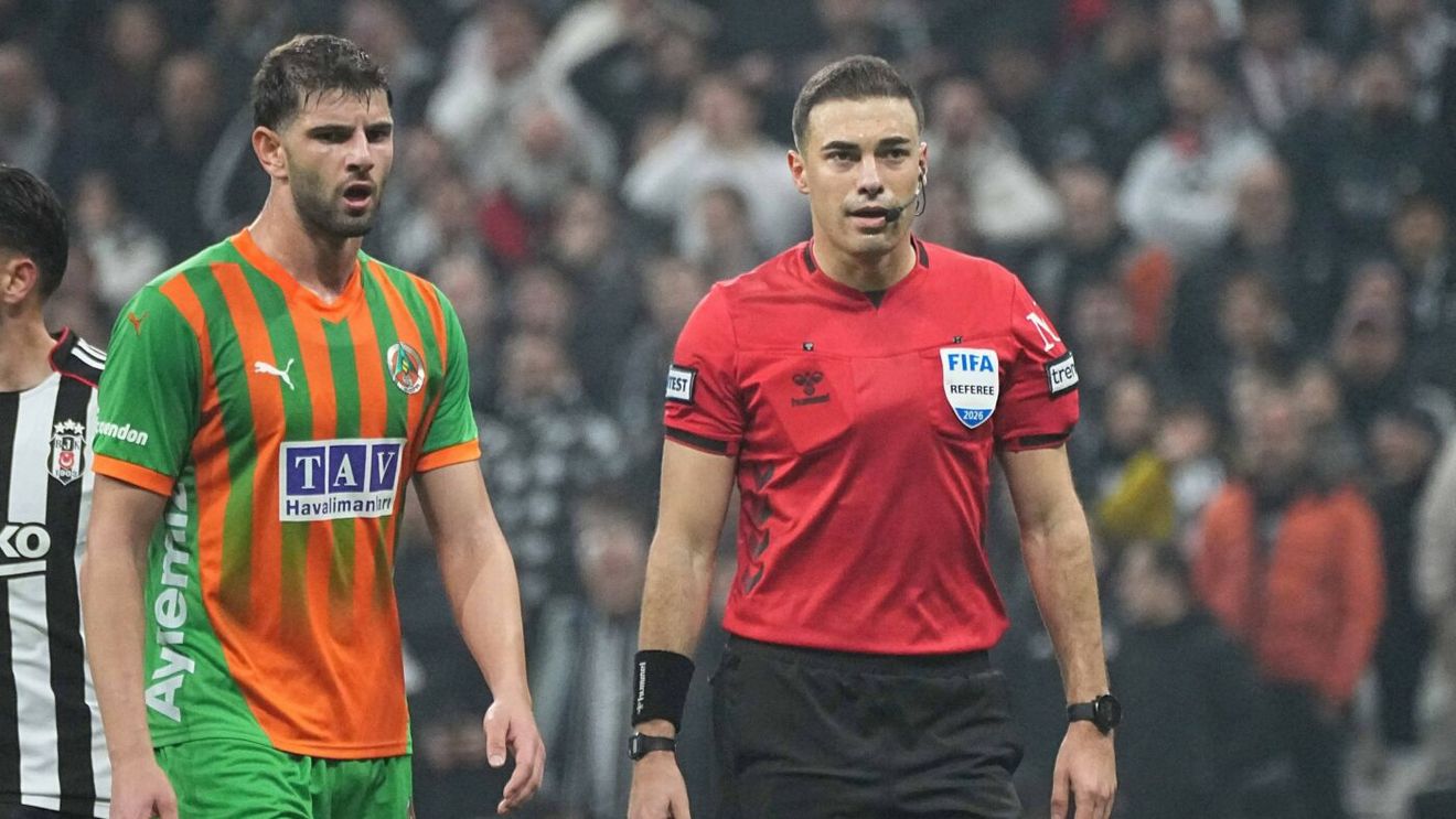 Răsturnare de situație! Umit Akdag semnează cu marea rivală din Superlig