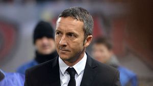 Mihai Stoica: "Campionatul acesta l-a câștigat Astra. Merită felicitările noastre!" Mesajul directorului sportiv: "Amatorilor de ironii cu FCSB le transmit doar atât..."