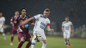 Probleme pentru Craiova lui Mititelu! Încă un jucător dezertează: "Nu am primit banii de 2 luni și n-am permis de muncă!"