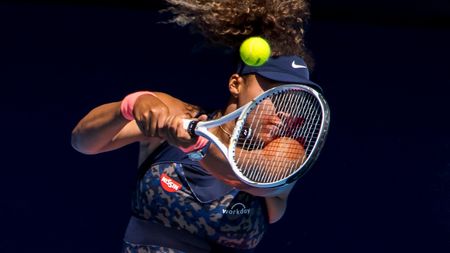 Naomi Osaka, prima finalistă de la Australian Open! Victorie clară cu Serena Williams în 76 de minute
