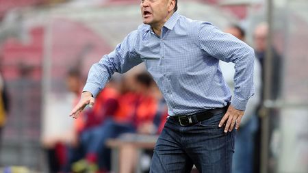 Ilie Stan, demis de la ASA?! "Nu știu. Sunt în autocar, mergem spre Târgu Mureș, dar nu iese fum fără foc"