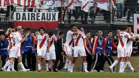 Sărbătoare în Argentina! River Plate a promovat în prima ligă, după un meci în care a fost susținută de 50.000 de fani! VIDEO Vezi dubla lui Trezeguet
