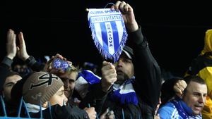 EXCLUSIV | CS U Craiova și Gloria Bistrița nu au primit licența pentru Liga I. Vineri, cele două echipe vor afla decizia Comisiei de Apel