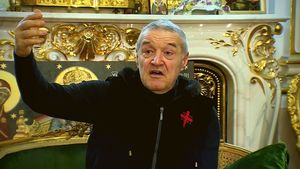 S-a aflat cine îi confecționează noua vestimentație specială lui Gigi Becali. Un designer român este plătit „regește” de finanțatorul de la FCSB