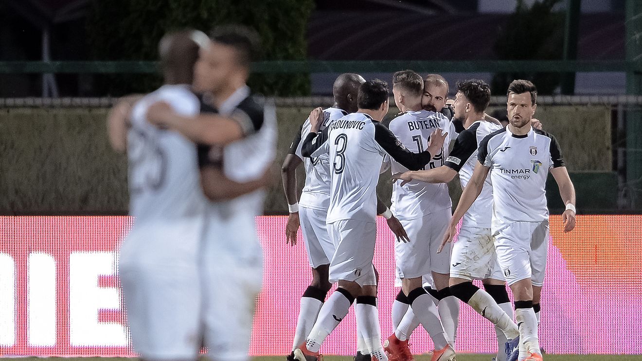 "AFAN a propus ca o parte din drepturile TV să fie reținute de LPF ca o garanție pentru plata salariilor restante". Semnalul de alarmă tras, după problemele financiare apărute în Liga 1